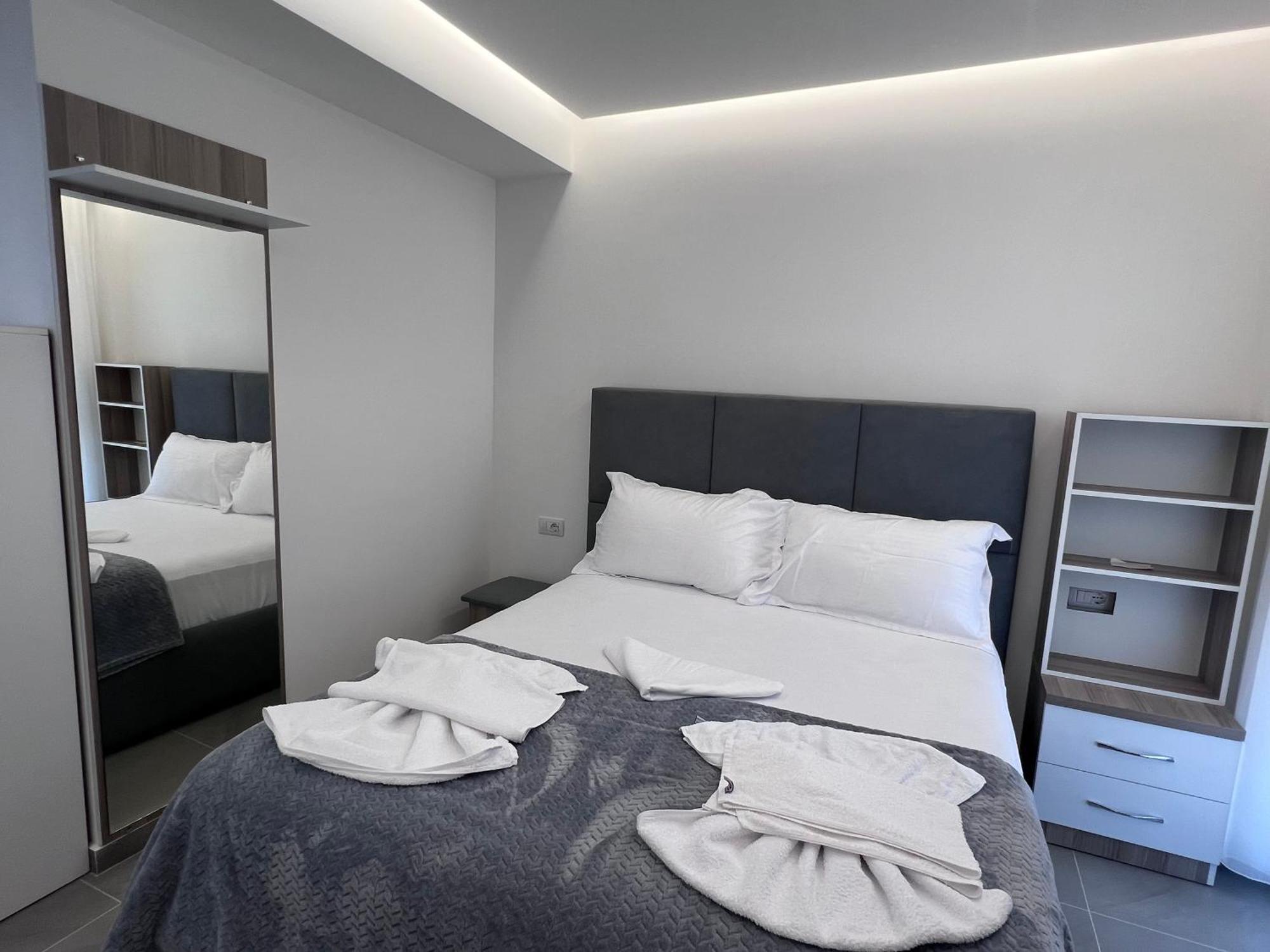 D&D Hotel Shëngjin Εξωτερικό φωτογραφία