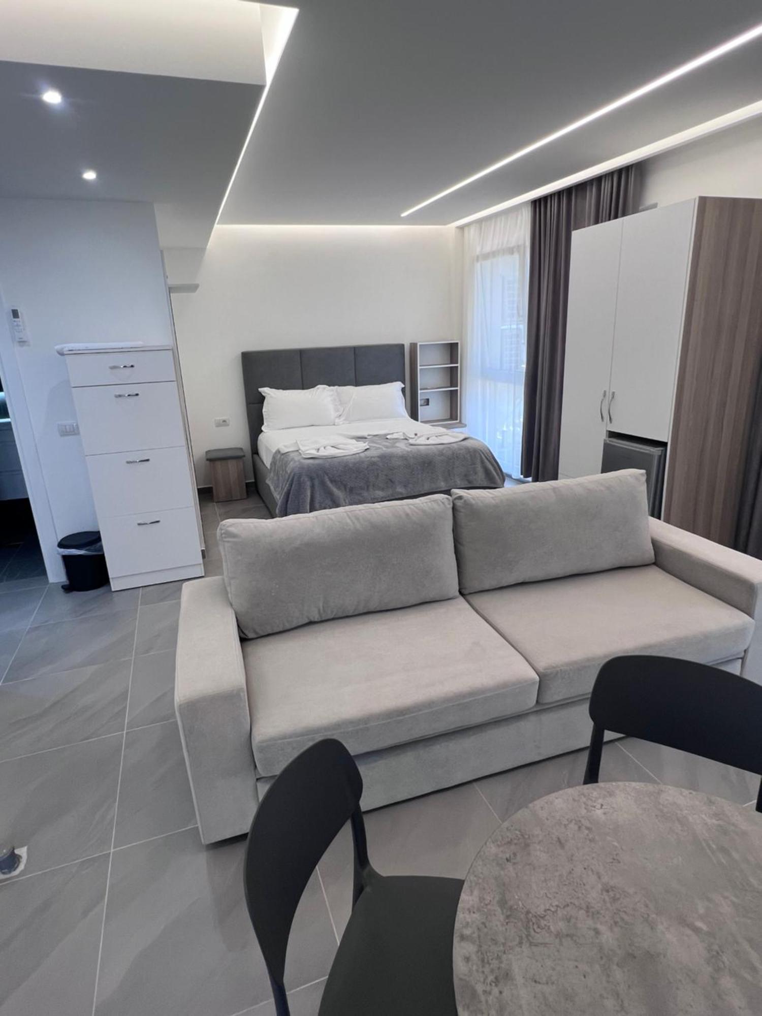 D&D Hotel Shëngjin Εξωτερικό φωτογραφία